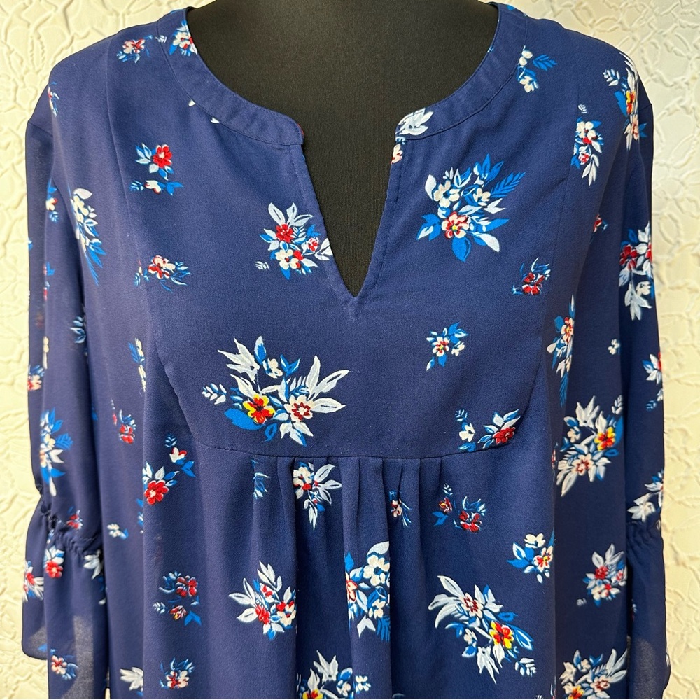 Liz Claiborne- Women’s Navy Floral Blouse (2X) - Picture 2 of 9